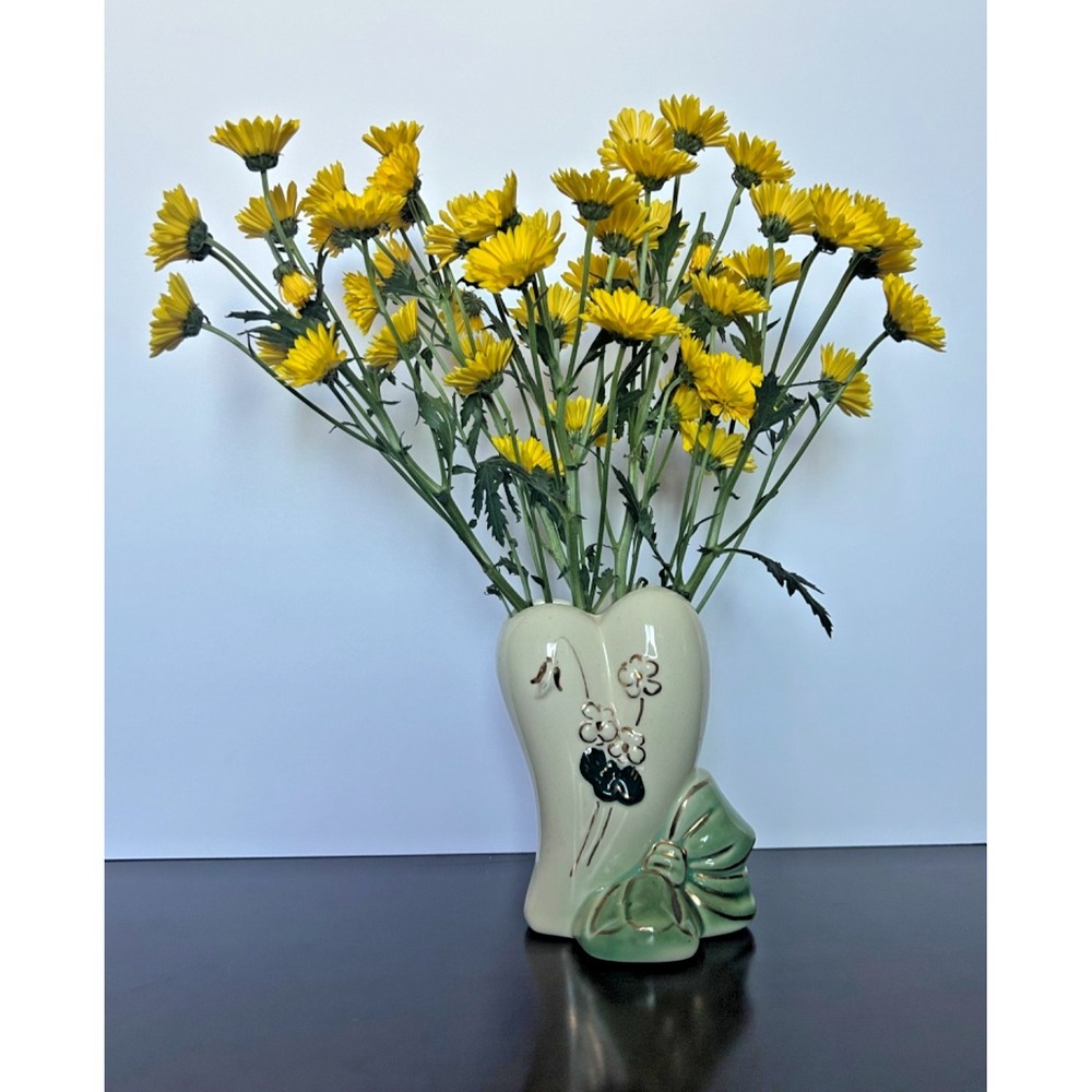 Vintage Ceramic‎ Wall Pocket Vase – Floral Design – Made in USA – 6"